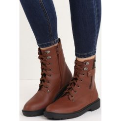Camelowe Botki Uptown Funk. Czarne botki damskie marki Born2be, bez obcasa, na płaskiej podeszwie, na sznurówki. Za 44,99 zł.