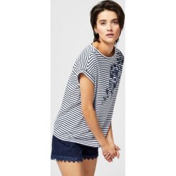 Bluzka bawełniana typu oversize. Bluzki damskie Moodo, s, bez wzorów, z bawełny, bez kołnierzyka, bez rękawów. Za 29,99 zł.