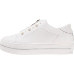 Trampki damskie slip on: SPM Tenisówki i Trampki white