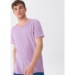 T-shirt w marmurkowy wzór - Różowy. Różowe t-shirty męskie House, s, bez wzorów, bez kołnierzyka. Za 49,99 zł.
