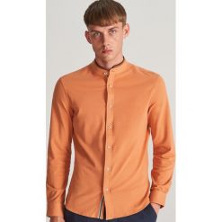 Koszula slim ze stójką - Żółty. Żółte koszule męskie Reserved, s, bez wzorów, ze stójką, bez rękawów. W wyprzedaży za 59,99 zł.