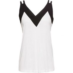 Top shirtowy bonprix biało-czarny. Białe topy damskie bonprix, bez wzorów, z dekoltem w serek. Za 27,99 zł.