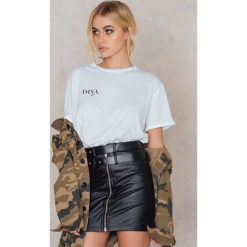 T-shirty damskie: Statement By NA-KD Influencers T-shirt Iva Nikolina – White