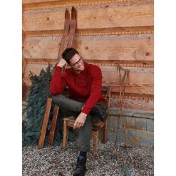 Sweter męski z szalowym kołnierzem i przeplotami. Czerwone swetry męskie Top Secret, na zimę, xxl, bez wzorów, z wełny, bez kołnierzyka, bez kaptura. W wyprzedaży za 69,99 zł.