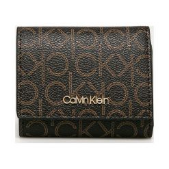 Calvin Klein - Portfel. Szare portfele damskie Calvin Klein, bez wzorów, ze skóry ekologicznej. Za 229,90 zł.