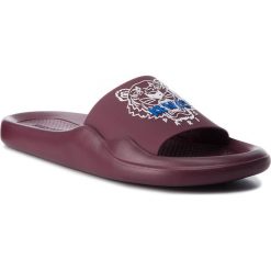 Klapki KENZO - F865SD104P60 Bordeaux 23. Czerwone chodaki męskie Kenzo, z tworzywa sztucznego. W wyprzedaży za 379,00 zł.