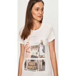 Only - T-shirt. Białe bluzki damskie ONLY, s, z nadrukiem, z bawełny, casualowe, z okrągłym kołnierzem. Za 59,90 zł.