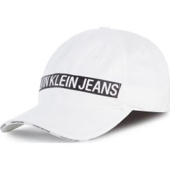 Czapka z daszkiem CALVIN KLEIN JEANS - J Logo Tape Cap K50K504874 102. Białe czapki męskie Calvin Klein Jeans, bez wzorów, z bawełny. W wyprzedaży za 129,00 zł.