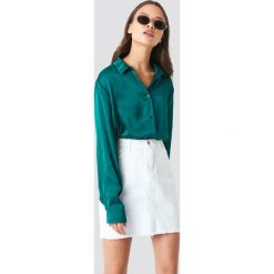 NA-KD Satynowa koszula z długim rękawem - Green. Zielone koszule damskie NA-KD, z satyny, z długim rękawem. Za 133,95 zł.