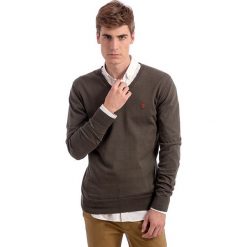 Swetry klasyczne męskie: Sweter w kolorze khaki
