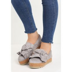 Szare Slip On Dishonest. Szare trampki damskie slip on Born2be, z materiału. Za 39,99 zł.