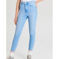 Elastyczne jeansy high waist - Niebieski. Niebieskie jeansy damskie Cropp, bez wzorów, z jeansu, z podwyższonym stanem. W wyprzedaży za 59,99 zł.