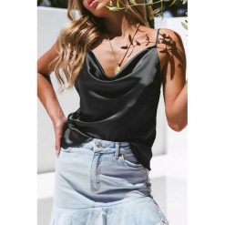 Top READA BLACK. Czarne bluzki damskie s. W wyprzedaży za 39,00 zł.