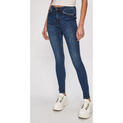 Noisy May - Jeansy. Niebieskie jeansy damskie Noisy May. W wyprzedaży za 139,90 zł.