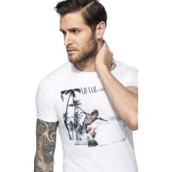 T-shirt CLAUDIO TSBS000054. Białe t-shirty męskie Giacomo Conti, na lato, m, z nadrukiem, z bawełny, wakacyjne, bez kołnierzyka. Za 79,00 zł.