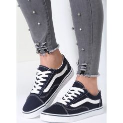 Granatowe Tenisówki Geometric. Niebieskie trampki i tenisówki damskie marki vices, bez wzorów, bez zapięcia. Za 59,99 zł.