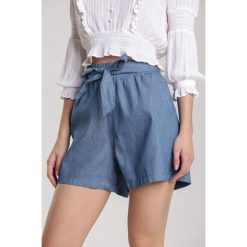 Niebieskie Szorty Elumeni. Niebieskie szorty damskie Renee, xl, bez wzorów. Za 59,99 zł.