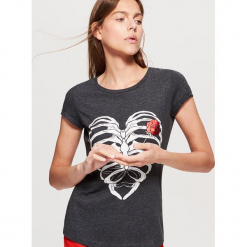 Koszulka z nadrukiem - Szary. Szare t-shirty damskie marki Cropp, s, z nadrukiem, bez kołnierzyka, bez rękawów. Za 39,99 zł.