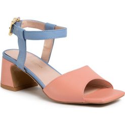 Sandały L37 - Old Town Road S31S32 Pink/Blue. Różowe klapki damskie L37, bez wzorów, ze skóry, bez obcasa, na obcasie. Za 599,00 zł.