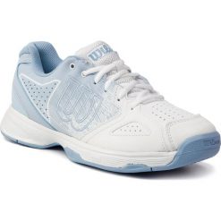 Buty WILSON - Kaos Stroke Women WRS325400 White/Cashmere Blue/Placid Blue. Niebieskie buty sportowe damskie Wilson, bez wzorów, ze skóry ekologicznej, sportowe, tenisowe. W wyprzedaży za 219,00 zł.