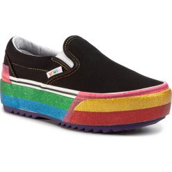 Tenisówki VANS - Classic Slip-On S VN0A4TZVWW11 (Glitter) Black/Rainbow. Czarne półbuty damskie Vans, bez wzorów, z materiału, bez obcasa, bez zapięcia. W wyprzedaży za 319,00 zł.
