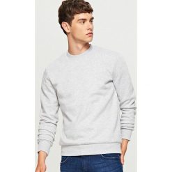 Gładka bluza Basic - Jasny szar. Szare bejsbolówki męskie Reserved, l. Za 59,99 zł.