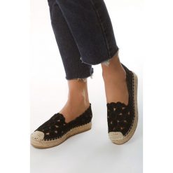 Czarne Espadryle Exacuate. Czarne espadryle damskie Born2be, z aplikacjami, bez obcasa, na płaskiej podeszwie. Za 89,99 zł.