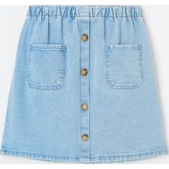 Bawełniana spódnica mini -. Spódniczki damskie Reserved, bez wzorów, z bawełny, mini. Za 49,99 zł.