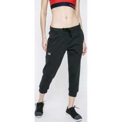 Under Armour - Spodnie. Czarne spodnie sportowe damskie marki Under Armour, s, z bawełny. W wyprzedaży za 159,90 zł.