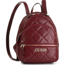 Plecak GUESS - Wiona (SG) HWSG74 38320 MER. Czerwone plecaki damskie Guess, z aplikacjami, ze skóry ekologicznej, klasyczne. W wyprzedaży za 499,00 zł.