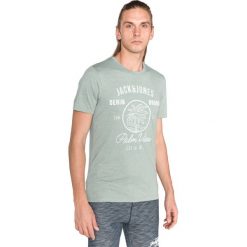 Jack & Jones New Hero Koszulka Zielony. Zielone podkoszulki męskie Jack & Jones, m, z haftami, z bawełny, z krótkim rękawem. Za 66,95 zł.