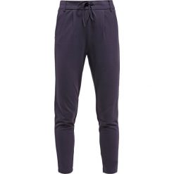 Spodnie dresowe damskie: ONLY ONLPOPTRASH EASY PANT Spodnie treningowe night sky