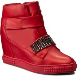 Sneakersy CARINII - B3814 H54-000-POL-B88. Czerwone półbuty damskie Carinii, na co dzień, z aplikacjami, ze skóry, bez obcasa, na koturnie, bez zapięcia. W wyprzedaży za 219,00 zł.