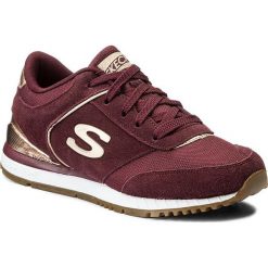 Sneakersy SKECHERS - Revival 910/BURG Burgundy. Czerwone półbuty damskie Skechers, ze skóry. W wyprzedaży za 209,00 zł.