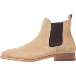 Shoe The Bear Botki sand. Brązowe botki męskie marki Shoe The Bear, z materiału. Za 669,00 zł.