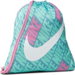 Plecak NIKE - BA6208 424 Zielony. Zielone plecaki męskie Nike, bez wzorów, z materiału, sportowe. Za 59,00 zł.