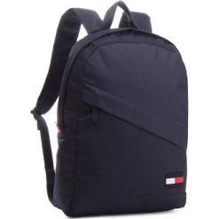 Plecak TOMMY HILFIGER - Tommy Core Backpack AM0AM03588 413. Niebieskie plecaki męskie TOMMY HILFIGER, z materiału. Za 349,00 zł.