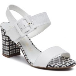 Sandały LORETTA VITALE - 7202-082-445 White Mc. Białe klapki damskie marki Loretta Vitale, bez wzorów, ze skóry, bez obcasa, na obcasie. Za 289,00 zł.