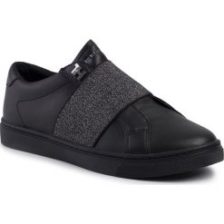 Sneakersy TOMMY HILFIGER - Slip On Elastic Casual Sneaker FW0FW04597 Black BLK. Czarne półbuty damskie TOMMY HILFIGER, ze skóry ekologicznej. Za 449,00 zł.