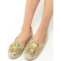 Żółte Espadryle Gregorio. Żółte espadryle damskie Born2be, bez wzorów, bez obcasa, na płaskiej podeszwie. Za 49,99 zł.