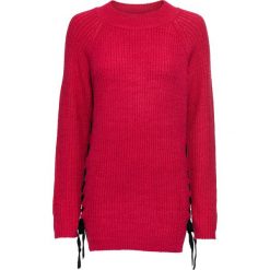 Sweter dzianinowy ze sznurowaną wstawką bonprix czerwono-czarny. Czerwone swetry klasyczne damskie marki bonprix, z dzianiny, ze sznurowanym dekoltem. Za 99,99 zł.