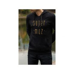 Super mąż męska czarna bluza z kapturem. Czarne bluzy męskie One mug a day, s, bez wzorów, z bawełny, z kapturem, bez rękawów, z kapturem. Za 179,00 zł.
