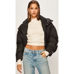 Pepe Jeans - Kurtka Iris x Dua Lipa. Czarne kurtki damskie Pepe Jeans, s, bez wzorów, z elastanu, krótkie. W wyprzedaży za 479,90 zł.