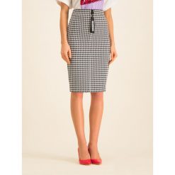 Spódnica ołówkowa Guess Bridget W01D89 K9HN0. Białe spódniczki damskie Guess, s, z aplikacjami, z elastanu, midi, ołówkowe. W wyprzedaży za 259,00 zł.