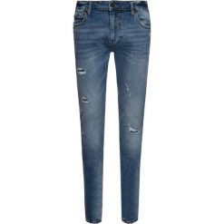 Jeansy Skinny Fit Guess Chris M94A27 D3T60. Niebieskie jeansy męskie Guess, m, z aplikacjami. W wyprzedaży za 259,00 zł.