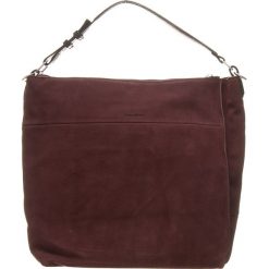 Skórzana torebka w kolorze czerwonobrązowym - 39 x 37 x 14 cm. Torebki klasyczne damskie marki Marc O'Polo Accessoires, w paski, z materiału. W wyprzedaży za 454,95 zł.