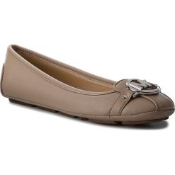 Baleriny MICHAEL MICHAEL KORS - Fulton Moc 40T2FUFR1L Truffle. Brązowe baleriny damskie MICHAEL Michael Kors, ze skóry ekologicznej, klasyczne, na płaskiej podeszwie. W wyprzedaży za 299,00 zł.