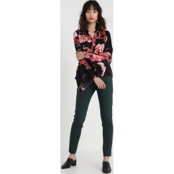 Mos Mosh ARETHA SCALA BLOUSE Bluzka rose. Czarne bluzki damskie marki Mos Mosh, l, z materiału. Za 519,00 zł.