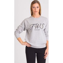 SZARA BLUZA TWINSET Z NADRUKIEM. Szare bluzy damskie Twinset, s, z nadrukiem, z syntetyku, bez rękawów, bez kaptura. Za 269,50 zł.
