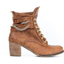 Botki - skóra naturalna - model 451 - kolor brązowy krokodyl. Pomarańczowe botki damskie Zapato, na zimę, ze skóry, eleganckie, za kostkę, na wysokim obcasie, na obcasie, na sznurówki. W wyprzedaży za 299,25 zł.